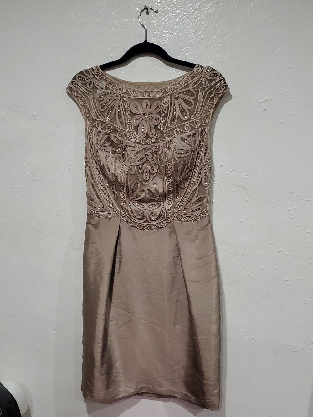 Sue Wong Taupe Embroidered Cap-Sleeve Cocktail Dress Size 8 NWT